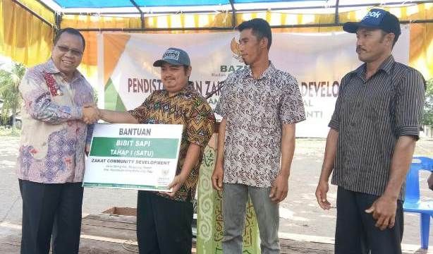 Baznas Meranti Salurkan Zakat Community Development di Desa Beting