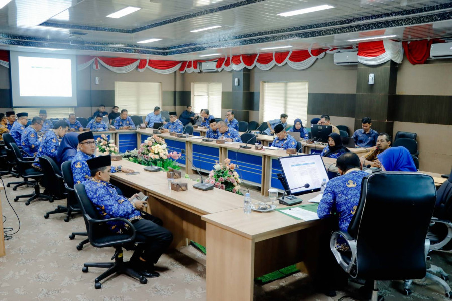 Ramlah Pimpin Rapat Persiapan Penyusunan Laporan Evaluasi Kinerja Pj Bupati Kampar Triwulan IV