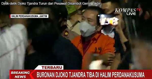 Turun di Halim, Djoko Tjandra Kenakan Baju Orange dan Tangan Terikat