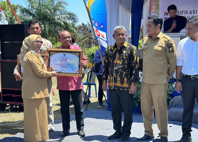 PT RAPP Terima Penghargaan Bapak Asuh Stunting dari Pemkab Kampar