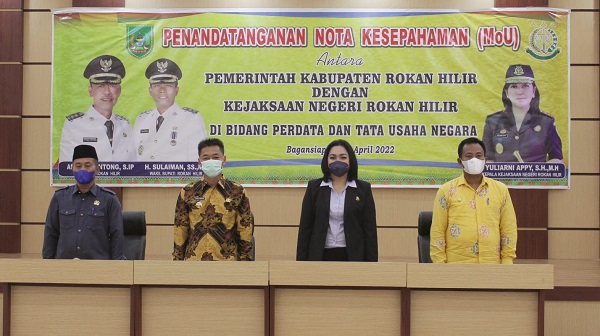 Teken MoU dengan Kejari, Bupati Rohil Tak Ingin Ada Pegawai Terlibat Korupsi