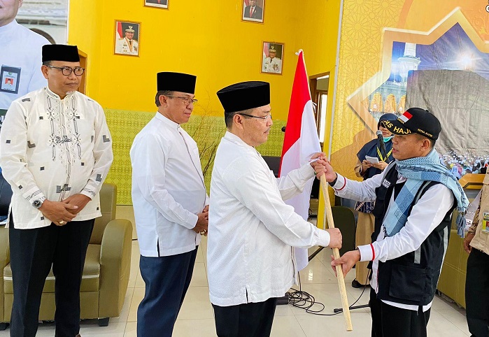 Kakan Kemenag Riau dan Bupati Inhil Sambut Kedatangan Jemaah Haji Kloter 16
