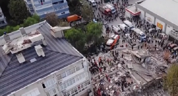 Korban Tewas Akibat  Gempa Dahsyat Yang GUncang  Turki-Suriah Tembus 1.800 Orang