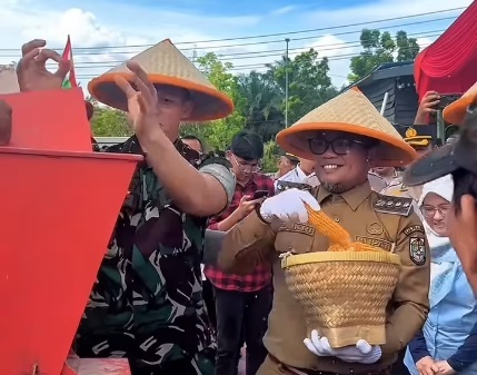 Bupati dan Kapolda Pimpin Panen Jagung Pipil 15 Ton di Pangkalan Kerinci