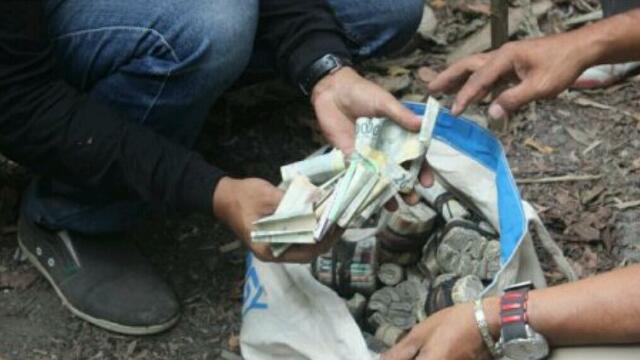 Geger! Bawa Sekarung Uang, Wanita Ditemukan Membusuk di Hutan