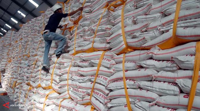 Bulog Optimis Harga Gula di Riau Turun Rp12 Ribu per Kg