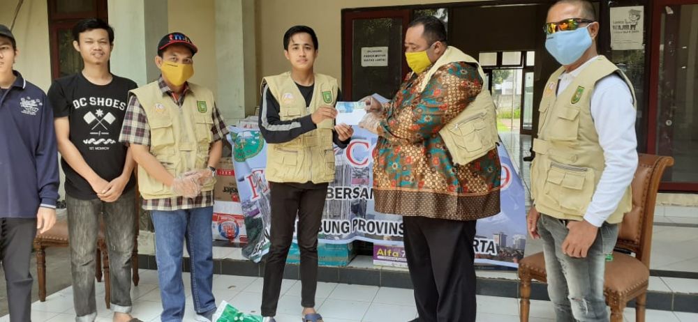 PMRJ Salurkan Sembako ke Mahasiswa Riau di Jakarta