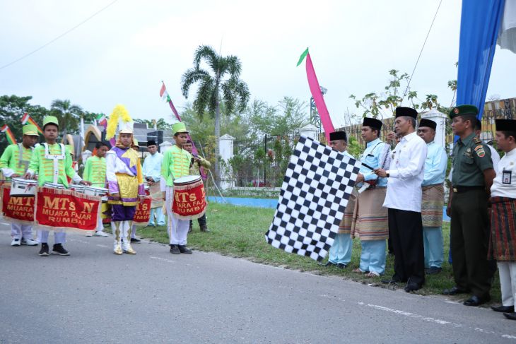 Plt Wali Kota Lepas Pawai Ta'aruf MTQ Tingkat Kecamatan Rumbai