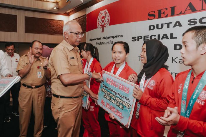 Raih Medali di SOWG 2019, Pemprov Riau Serahkan Bonus bagi Atlet SOIna Riau