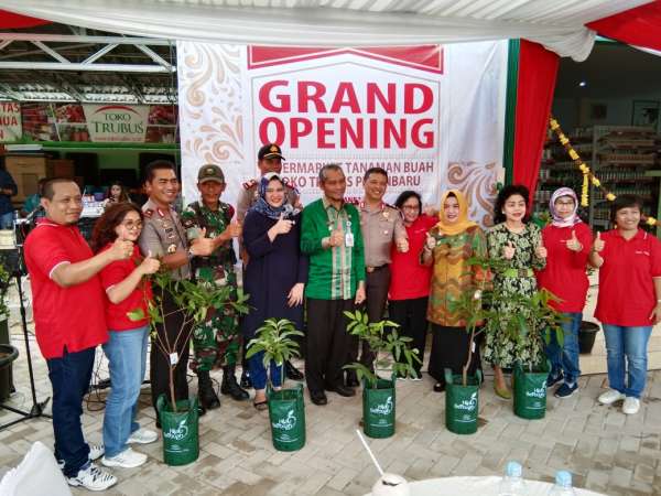Wawako Hadiri Grand Opening Supermarket Tanaman Buah Trubus