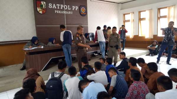 Bukannya Belajar, 63 Pelajar  di Pekanbaru Malah Terjaring Razia Warnet