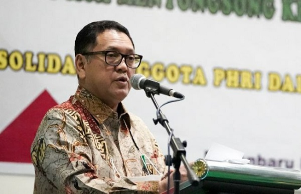 Syamsuar Tunjuk Tengku Fauzan Gantikan Joni Irwan di Sekretariat DPRD Riau
