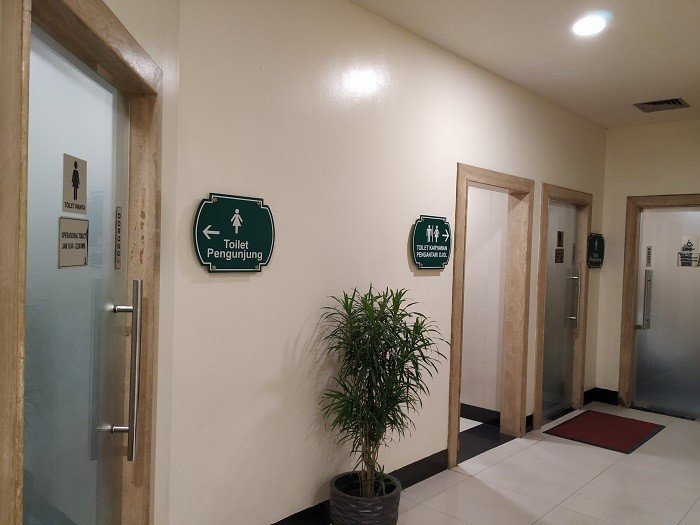 Tersinggung Toiletnya Dipisah dengan Pengunjung Mal, Pengemudi Ojol: Kayak Kami Binatang Saja, Kami Kan Juga Manusia