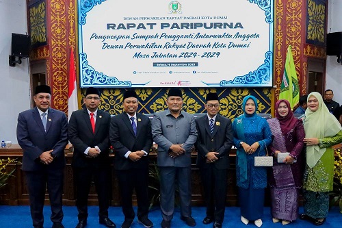 Wawako Dumai Saksikan Pengambilan Sumpah Anggota DPRD PAW H. Suprianto