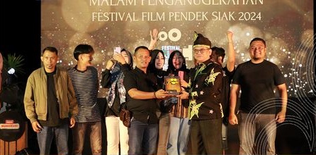 Pjs. Bupati Siak Serahkan Anugerah Festival Film Pendek
