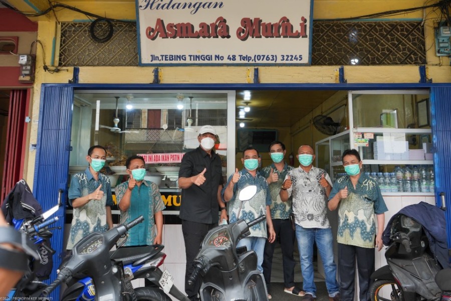 Kabut Asap Makin Pekat, Pemkab Meranti Bagikan Ribuan Masker dan Liburkan Siswa