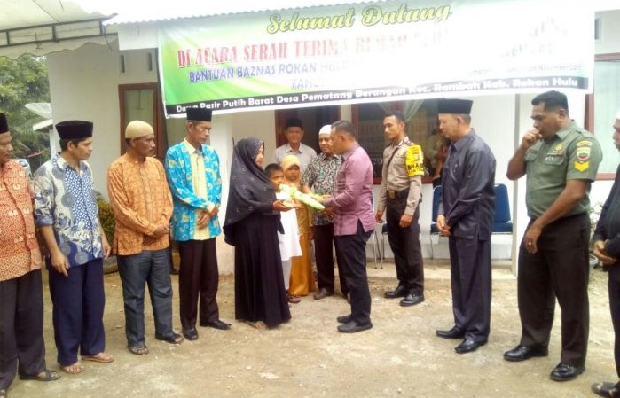 Yusnida Senang Terima Bantuan Rumah Layak Huni dari Baznas Rohul