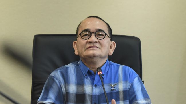 Sindir Aliansi BEM Tolak Bertemu dengan Jokowi, Ruhut: Dikasih Hati Minta Jantung, Jangan Sok Menggurui