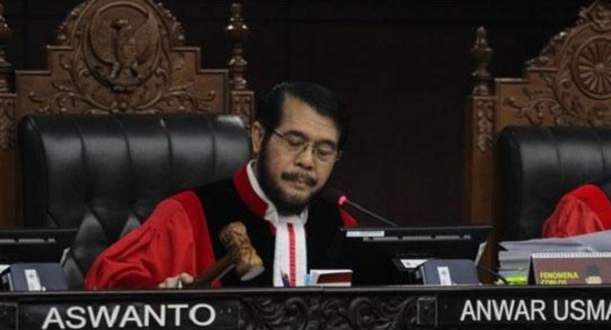 Tok..tok..tok...MK Tolak Seluruh Gugatan Prabowo-Sandi Soal Hasil Pilpres