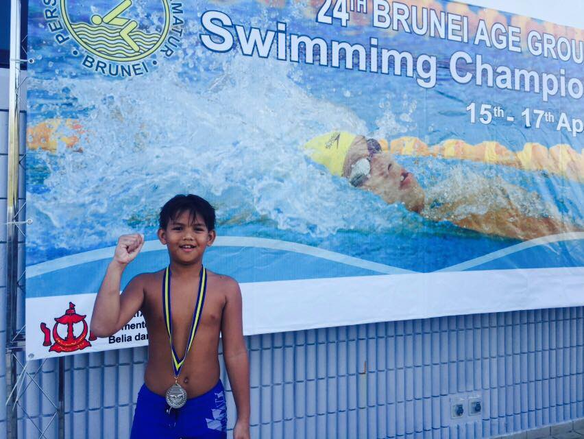Mantap...Putra Riau Raih Medali Perak dalam Lomba Renang Internasional di Brunei Darussalam