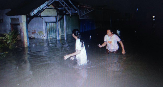 Ketinggian 50-140 Centimeter, Ribuan Rumah Warga Padang Terendam Banjir, Seorang Meninggal