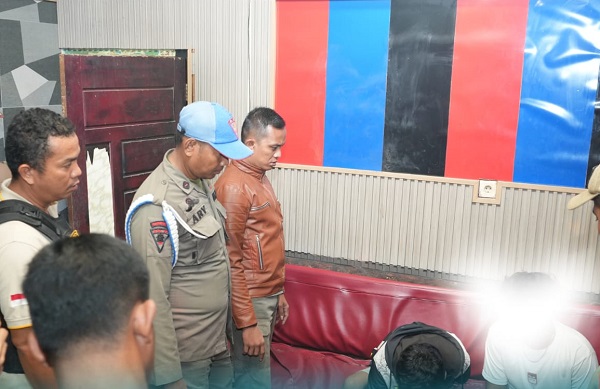 Satpol PP Rohul Razia Penyakit Masyarakat, Temukan Anak di Bawah Umur dan Warga Tanpa Identitas