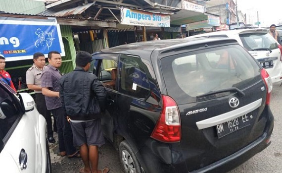 Jarah  Uang PT Petronesia di Pinggir Jalan, Lima Kawanan Penjahat Dibekuk