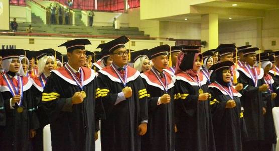 WISUDA di Jatinangor, Walikota Pekanbaru Firdaus ST,MT Kini Bergelar Doktor Pemerintahan