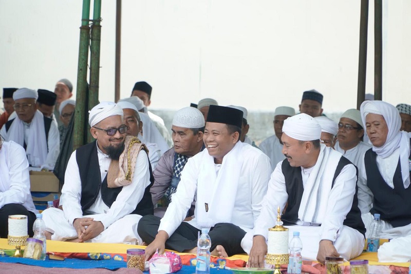 Wabup Rohil Buka Suluk Silaturahmi Thareqat Naksabandiyah Madrasah Al-Hidayah di Pujud