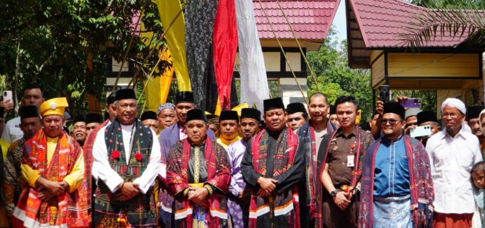 Pemkab Rohul Hadiri Tradisi Mandai Ulu Taon