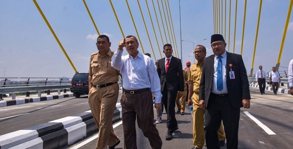 Besi Pagar Pembatas Jembatan Siak IV Rusak dan Hilang, Syamsuar: Kok Bisalah, Memang Gawat Betul...