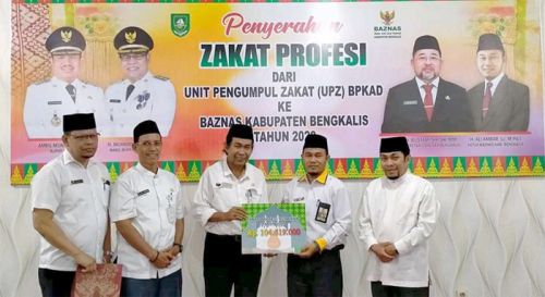 BPKAD Bengkalis Serahkan Zakat Profesi Rp104 Juta