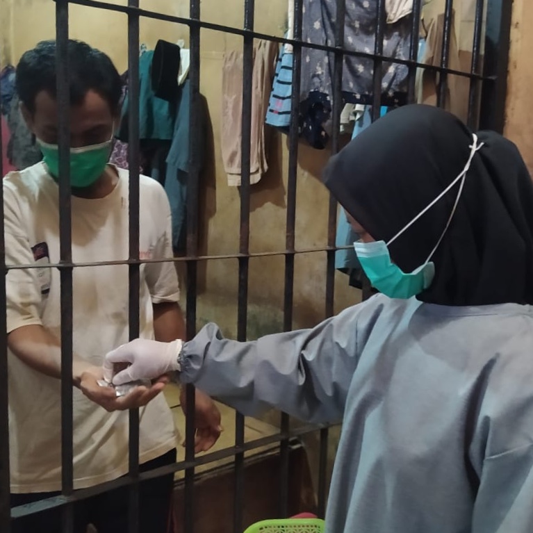 Tahanan Polres Rohil Dikasih Vitamin C Untuk Jaga Kebugaran