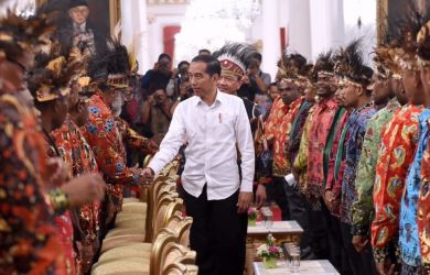 Soal Konflik di Papua, Andi Arif Minta Jokowi Belajar Pada SBY dan Jusuf Kalla