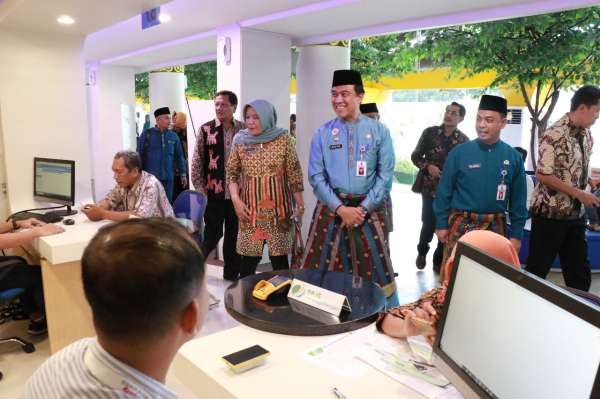 Baru Diresmikan, 35 Pengelola DPMPTSP Jawa Tengah Lakukan Studi ke MPP Pekanbaru