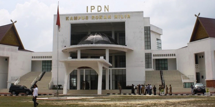 Plt Sekda Rohil Tutup Praktek Lapangan Tiga Praja IPDN
