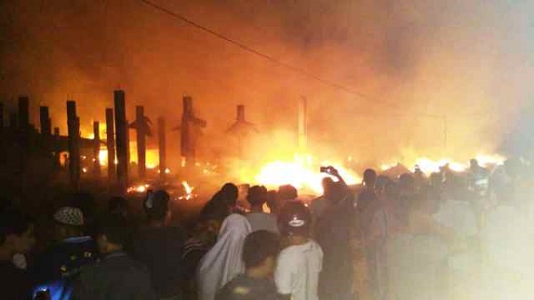 NESTAPA... Total 142 Kios di Pasar lubuk Alung Padang Pariaman Ludes Terbakar Malam Tadi