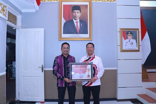 Pemko Pekanbaru Raih Penghargaan KI Riau Award