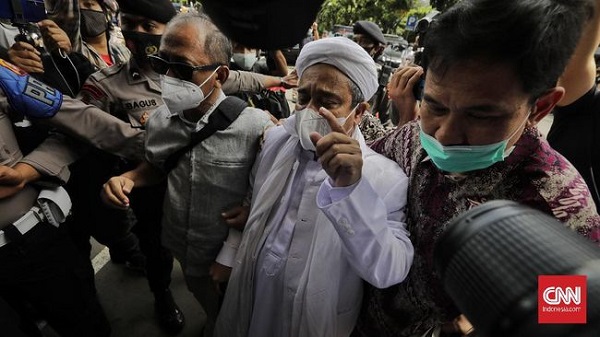 Penuhi Komitmen, Habib Rizieq Shihab Tiba di Polda Metro Jaya