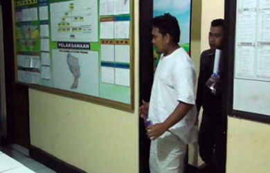 Gara-gara Warisan, Anak Tega Bunuh Ibu Tiri, Ditikam Pakai Pisau Saat Jualan