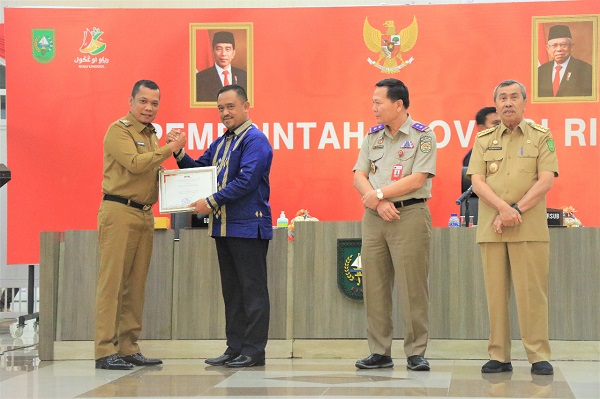 Pemko Pekanbaru Terima Dua Penghargaan dari KPK
