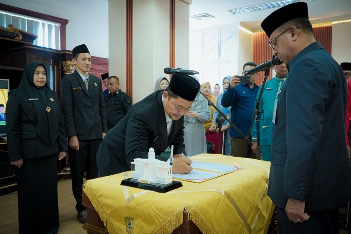 Sekda Lantik 3 Pejabat Fungsional Pengelola Pengadaan Barang dan Jasa Di Lingkungan Pemkab Rohil