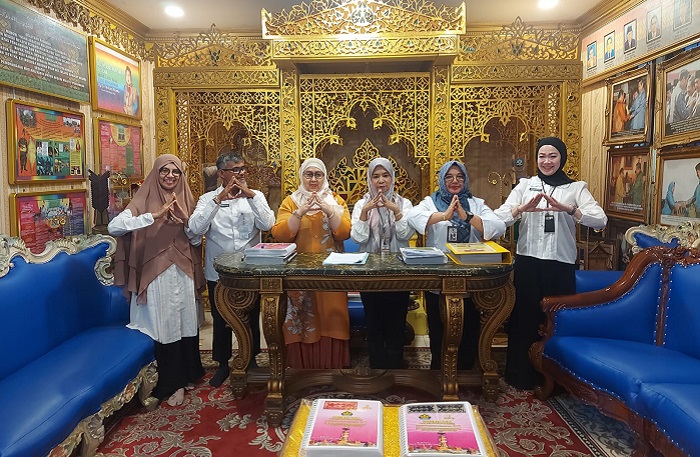 Upaya Yayasan Mahratu dan LKD Pekanbaru Bersatu Lestarikan Songket