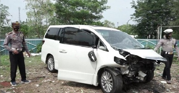 Mobil Alphard Hanafi Rais Alami Tabrakan di Subang, Begini Kondisinya...