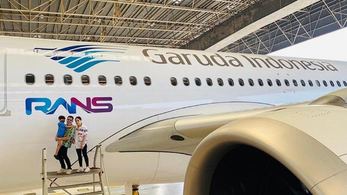 Heboh Penampakan Logo Perusahaan Raffi Ahmad di Pesawat, Garuda Bantah Ada Kerja Sama, Cuma...