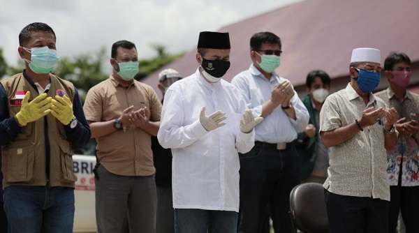 Dokter Muda Pekerja Keras Oki Alfin Meninggal Dunia Karena Covid-19, Gubernur Riau Tak Kuasa Tahan Tangis