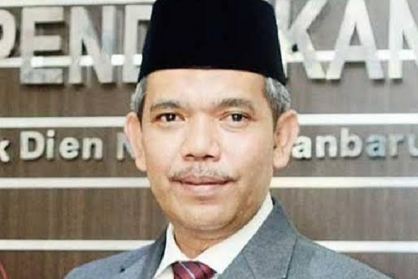 Syamsuar Lantik Kamsol jadi Kepala Dinas Pendidikan