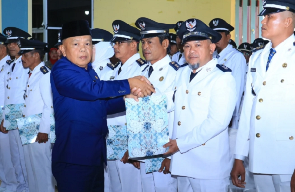 70 Kepala Desa Terima SK Pengukuhan Perpanjangan Masa Jabatan Dari Bupati Kepulauan Meranti