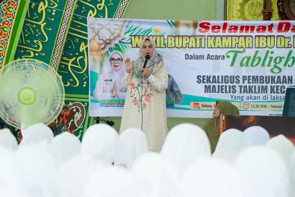 Wakil Bupati Kampar Hadiri Tabligh Akbar dan Pembukaan Wirid Bulanan Majelis Taklim Se-Kecamatan Kampar Utara