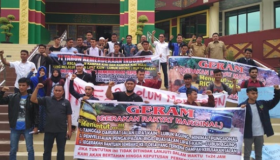 APBD Riau 2018 Sudah Ketuk Palu, Tiba-tiba Pejabat Riau Ramai-ramai Tinjau Jalan Rusak di Kampar Kiri Hulu